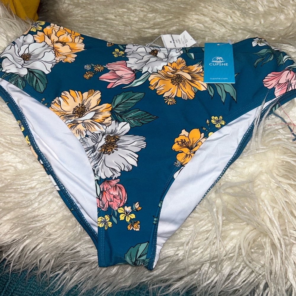 CUPSHE Size M Bikini Bottom! New w/Tags!